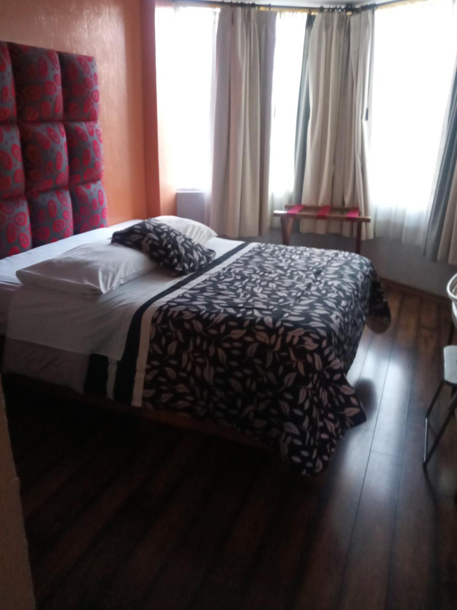 Hostal Capri Quito Exterior foto