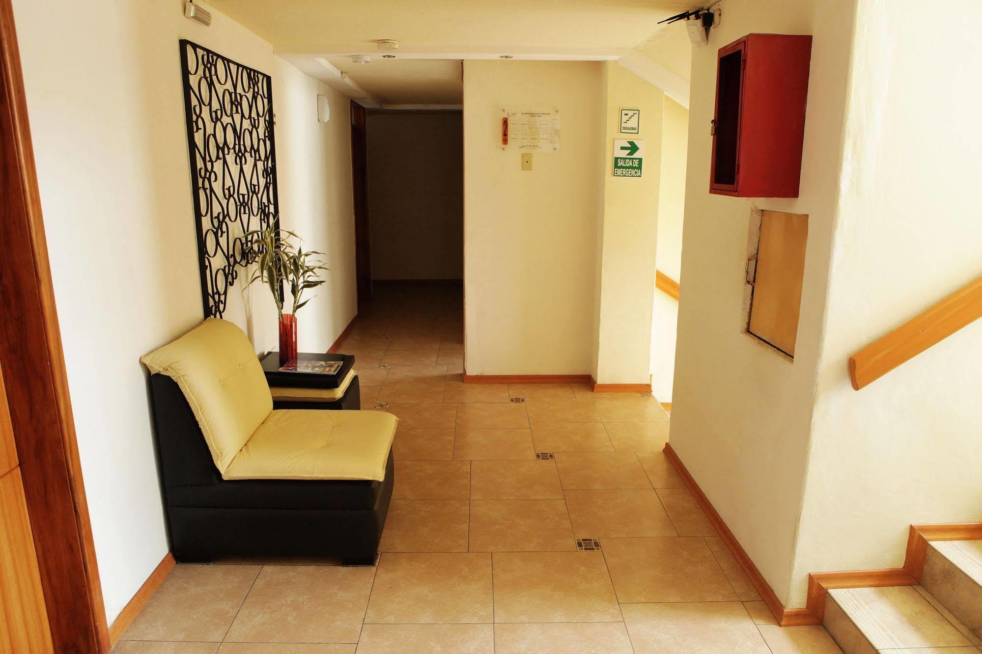 Hostal Capri Quito Exterior foto
